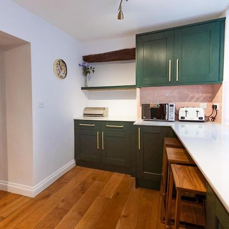 Host & Stay - Iris Cottage Pickering Extérieur photo